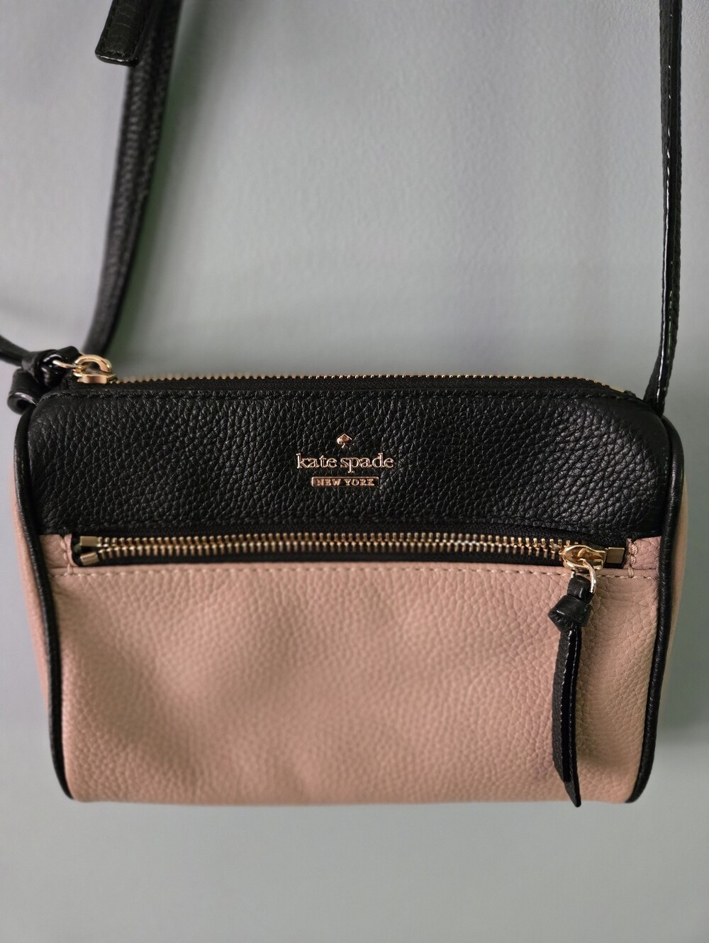 Like New kate spade Pebbled Leather Crossbody - Black & Blush Pink